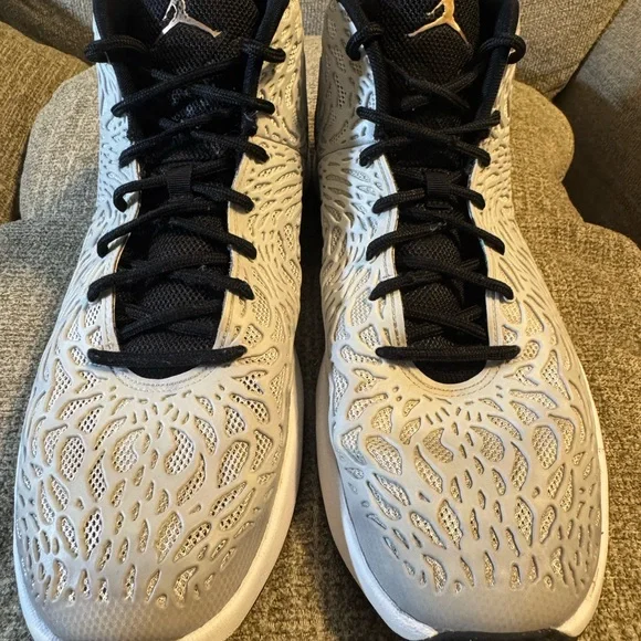 Jordan Ultra Fly Metallic Copper Coin Size 13 Basketball Shoe Black and White - Picture 3 of 8
